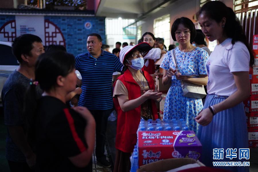 （新華全媒頭條&middot;圖文互動）（9）百萬群眾大轉(zhuǎn)移&mdash;&mdash;抗洪搶險(xiǎn)救援直擊