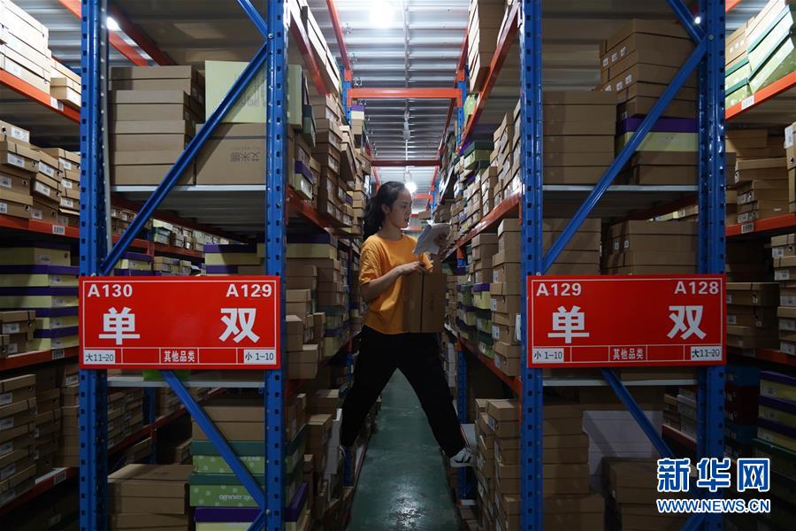 （民生直通車(chē)&middot;圖文互動(dòng)）（5）生產(chǎn)線&ldquo;突圍&rdquo; 創(chuàng)新領(lǐng)跑&ldquo;下一站&rdquo;&mdash;&mdash;&ldquo;中國(guó)女鞋之都&rdquo;轉(zhuǎn)型升級(jí)之路