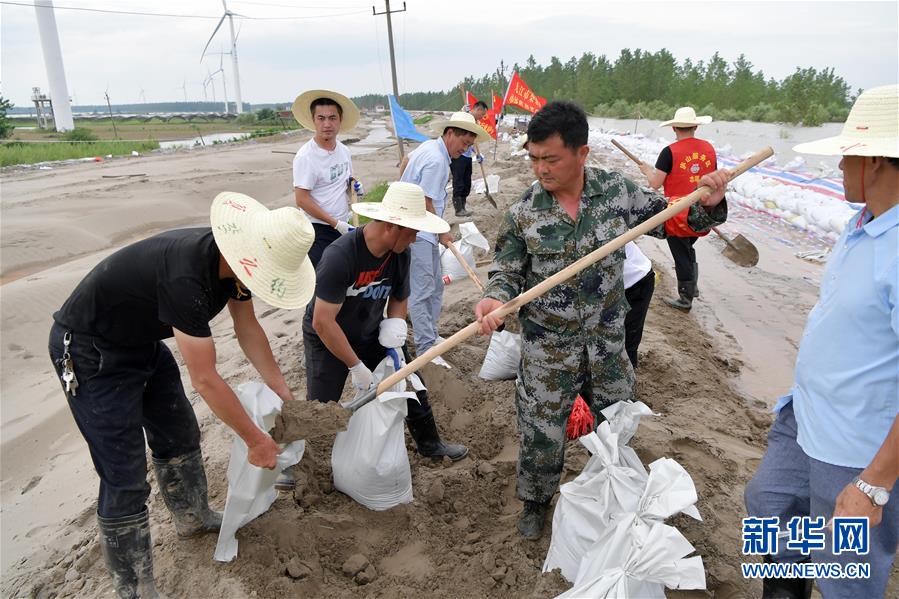 (新華全媒頭條·圖文互動(dòng))(3)筑起共御水患的鋼鐵長(zhǎng)堤——戰(zhàn)洪一線的“干群關(guān)系新答卷”