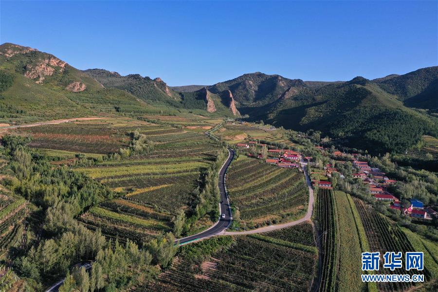 （集中連片特困地區(qū)貧困村調研行&middot;圖文互動）（5）又整新鞍馬蹄輕&mdash;&mdash;內蒙古喀喇沁旗馬鞍山村脫貧調查