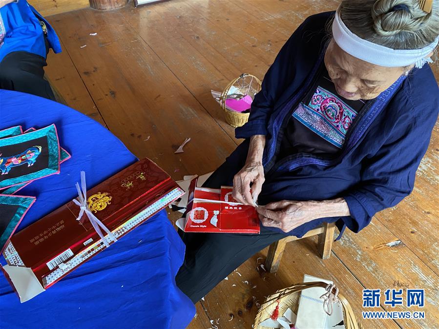 （我的&ldquo;十三五&rdquo;&middot;圖文互動(dòng)）（3）侗繡技藝傳承人楊甜：繡出脫貧康莊道