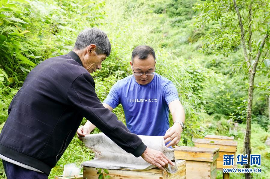 （習(xí)近平的小康故事&middot;新華網(wǎng)&middot;圖文互動(dòng)）（7）&ldquo;讓所有老年人都能有一個(gè)幸福美滿的晚年&rdquo;&mdash;&mdash;習(xí)近平和尊老養(yǎng)老的故事
