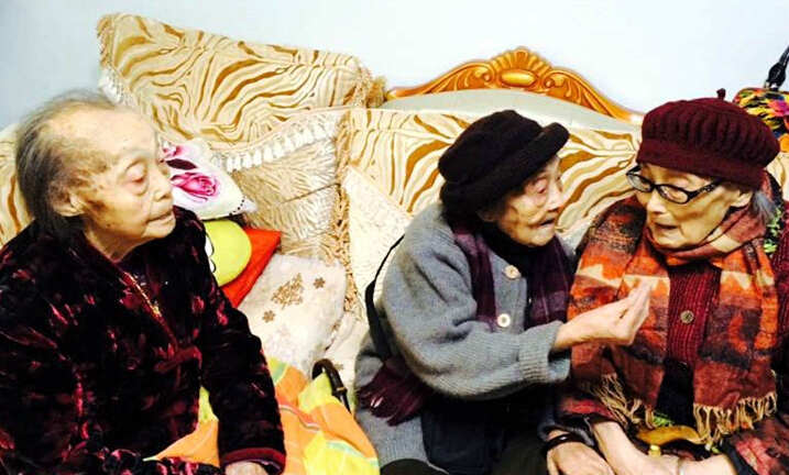 102歲婆婆追憶90歲妹妹：&ldquo;年紀(jì)輕輕&rdquo;就走了