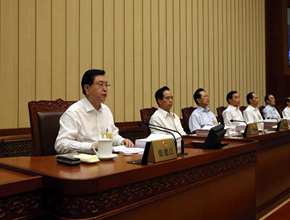 張德江主持全國人大常委會(huì)第十六次會(huì)議