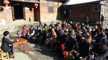 既要做好精準(zhǔn)脫貧，也要全力推動(dòng)鄉(xiāng)村振興