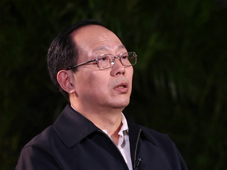 如何發(fā)展壯大體育產(chǎn)業(yè)？