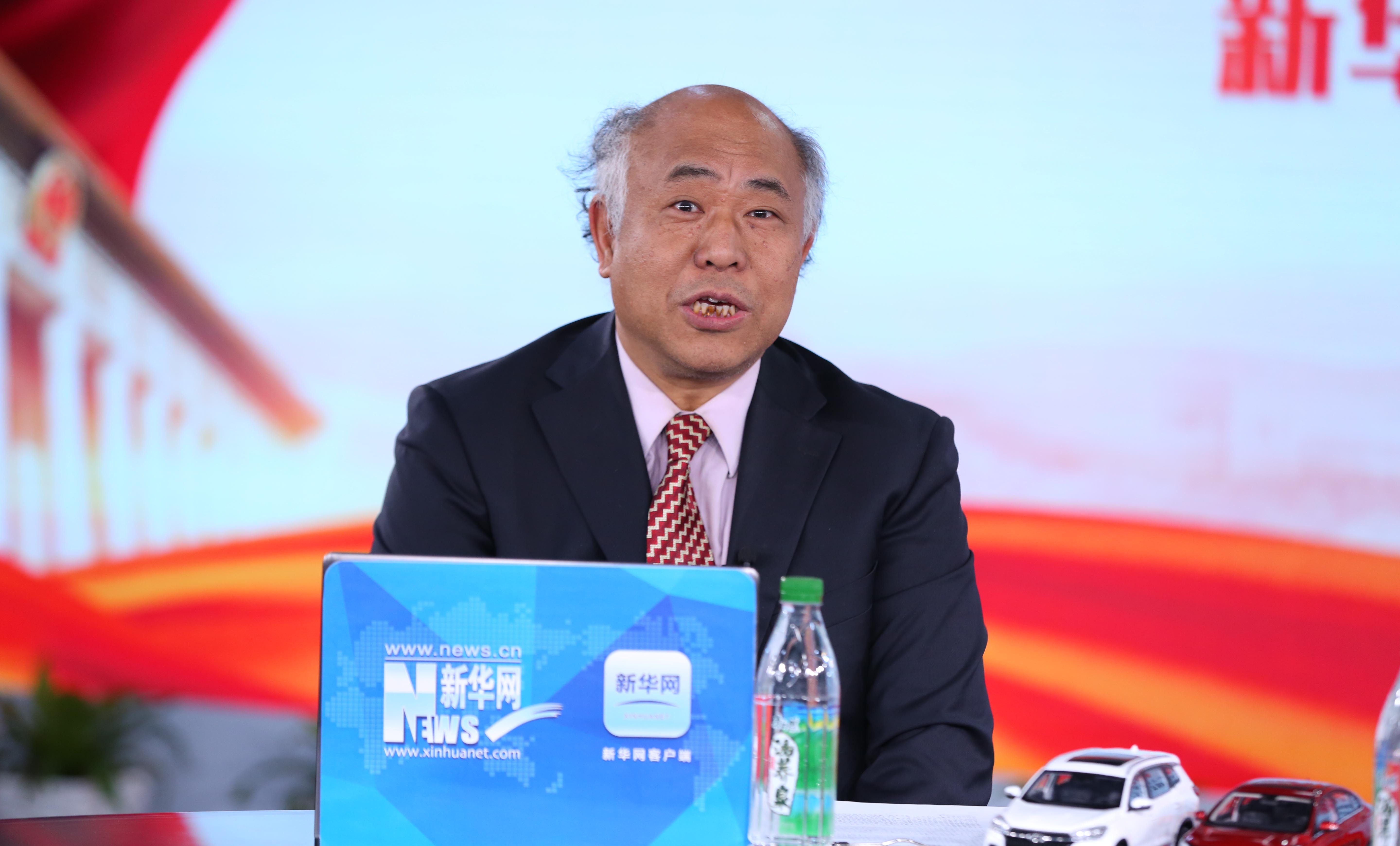 楊宜勇：打破&ldquo;隱形墻&rdquo; 實現(xiàn)職業(yè)培訓與就業(yè)一站式服務(wù)