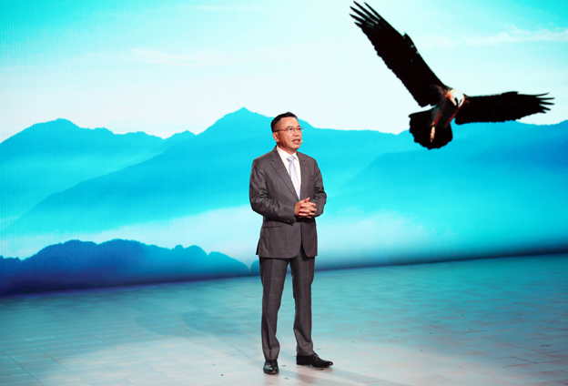 一定要在技術(shù)創(chuàng)新能力上力求突破，我們才會(huì)在全球的產(chǎn)業(yè)鏈中占據(jù)更高的地位