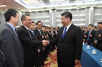 習(xí)近平看望參加政協(xié)會(huì)議的民盟致公黨無黨派人士?jī)S聯(lián)界委員