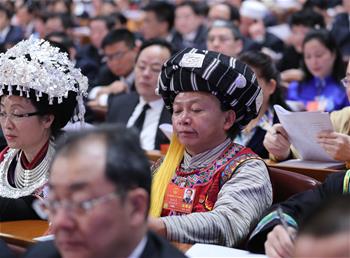 全國(guó)人大代表龍獻(xiàn)文：幸福都是奮斗出來的!