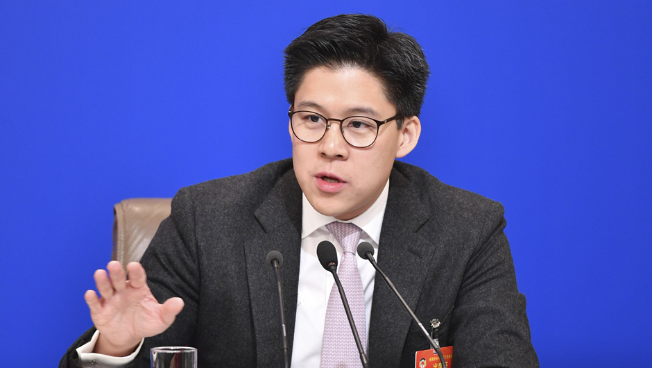 全國政協(xié)委員、中國香港體育協(xié)會暨奧林匹克委員會副會長、霍英東集團(tuán)副總裁 霍啟剛