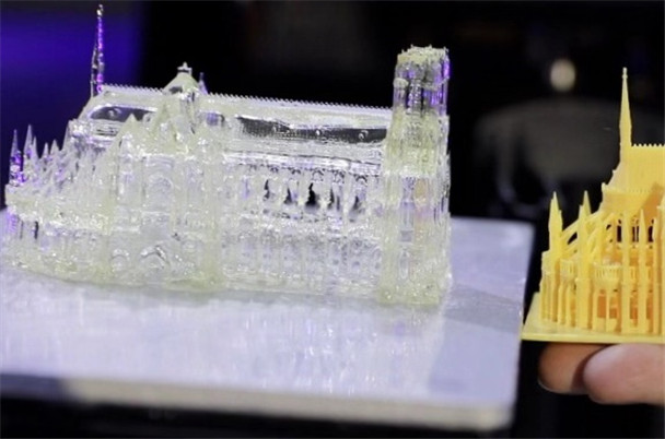 高效！精準(zhǔn)！現(xiàn)場體驗(yàn)超高速光固化3D打印機(jī)