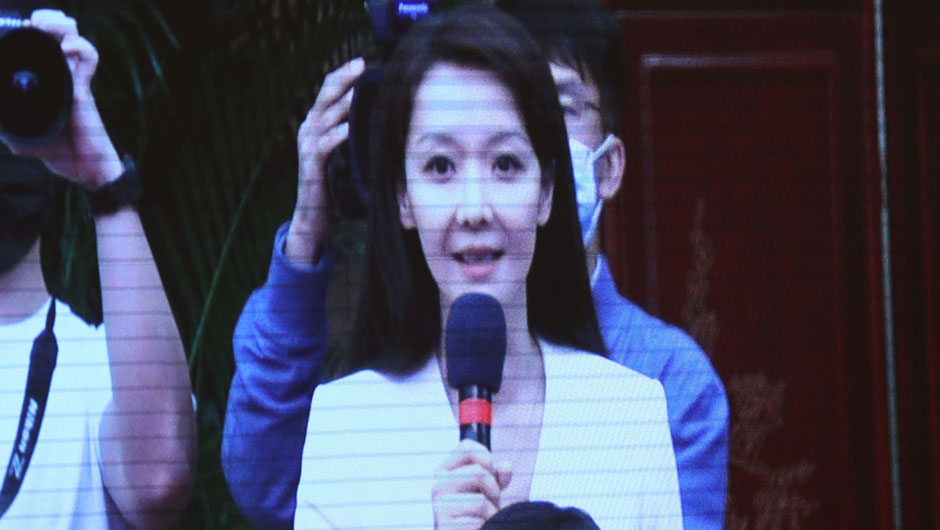 香港鳳凰衛(wèi)視、鳳凰網(wǎng)記者提問