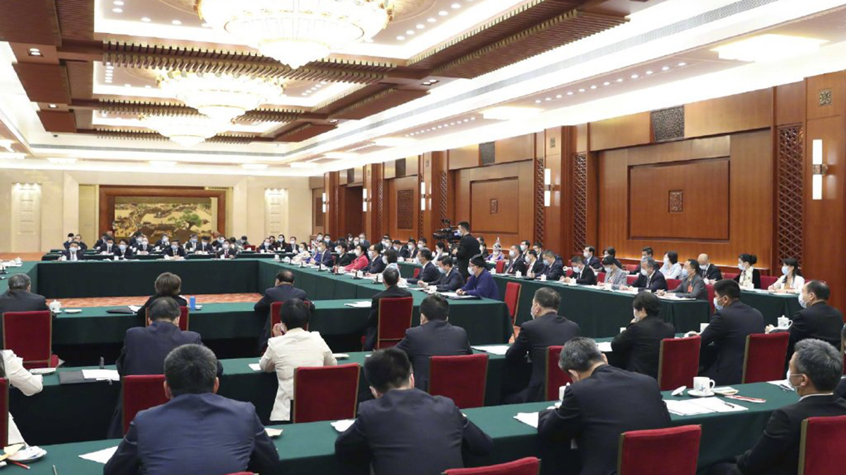 出席十三屆全國(guó)人大三次會(huì)議的代表團(tuán)分組審議政府工作報(bào)告，來(lái)看審議現(xiàn)場(chǎng)