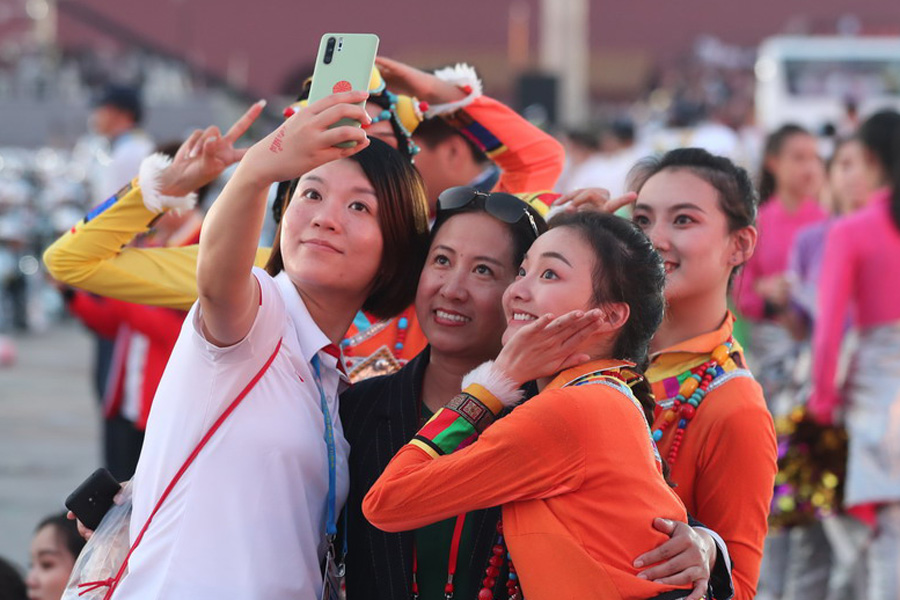 今晚，我們歡聚在天安門廣場