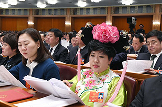 全國(guó)人大代表孫艷玲：做好非遺事業(yè)，讓古老技藝活起來