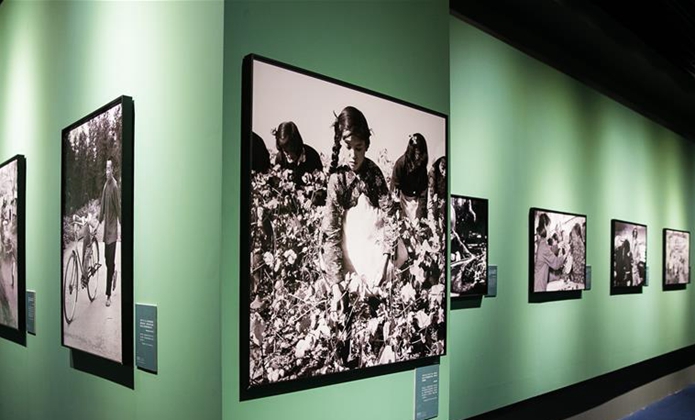 &ldquo;國(guó)家相冊(cè) 致敬歷史&mdash;&mdash;新華社中國(guó)照片檔案館典藏展&rdquo;在首都博物館開展