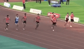 9秒98！蘇炳添創(chuàng)國內(nèi)男子百米最佳戰(zhàn)績