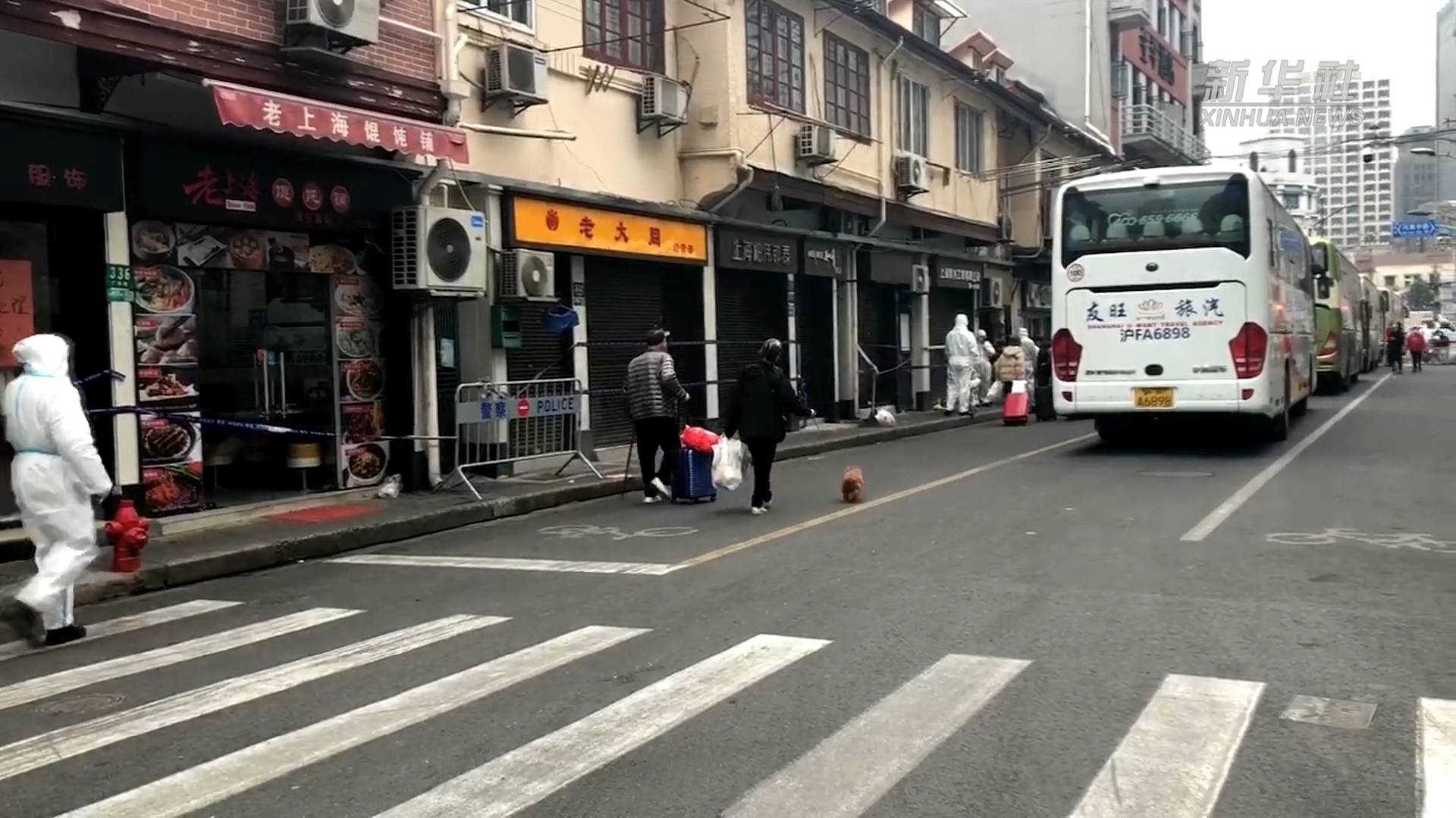 居民隔離可以帶寵物了，暖心！