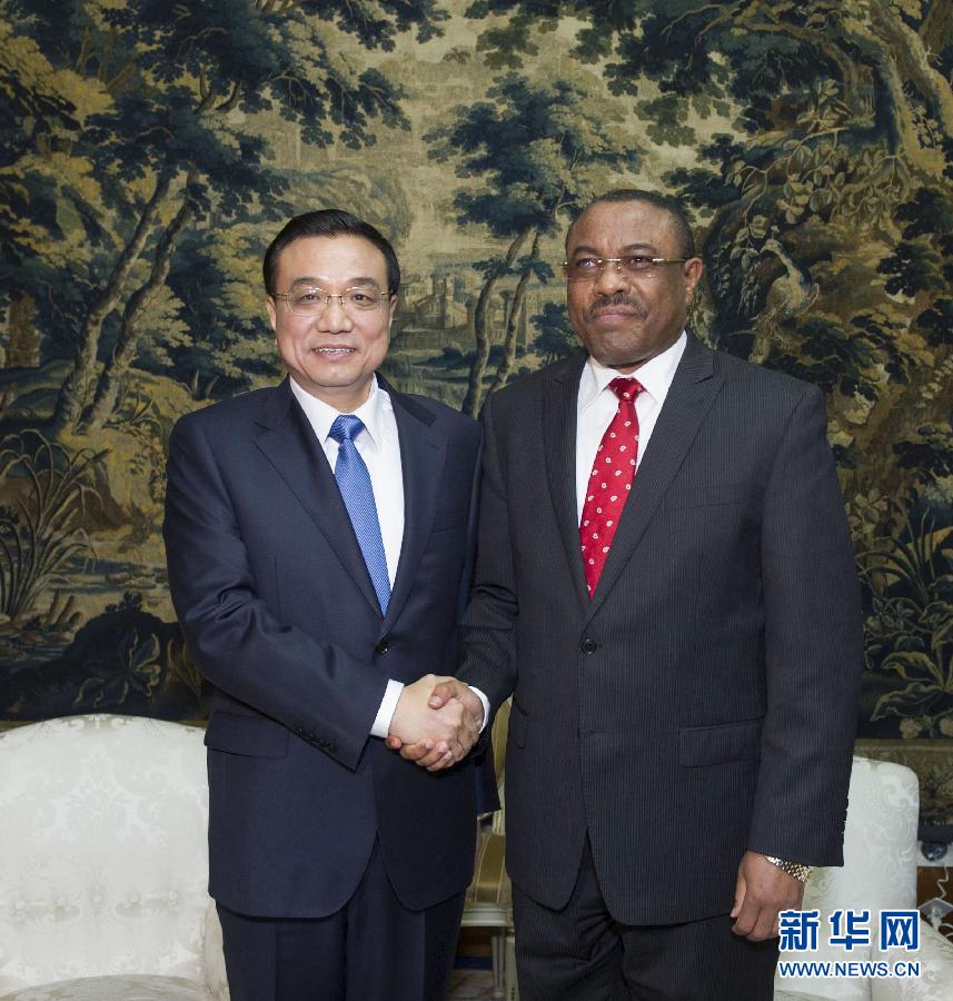5月4日，中國(guó)國(guó)務(wù)院總理李克強(qiáng)在亞的斯亞貝巴與埃塞俄比亞總理海爾馬里亞姆舉行會(huì)談。  新華社記者 王曄 攝