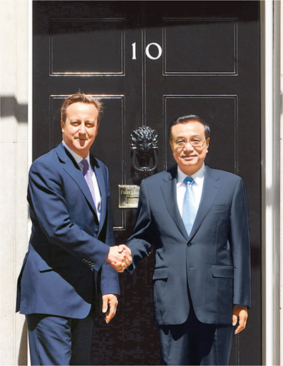 6月17日，國務院總理李克強在倫敦唐寧街10號首相府同英國首相卡梅倫舉行中英總理年度會晤。新華社記者 李 濤攝 