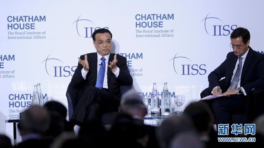 6月18日，國(guó)務(wù)院總理李克強(qiáng)在倫敦金融城市長(zhǎng)官邸面向英國(guó)皇家國(guó)際問(wèn)題研究所和國(guó)際戰(zhàn)略研究所兩大智庫(kù)發(fā)表題為《共建包容發(fā)展的美好世界》的演講。新華社記者 張鐸 攝 