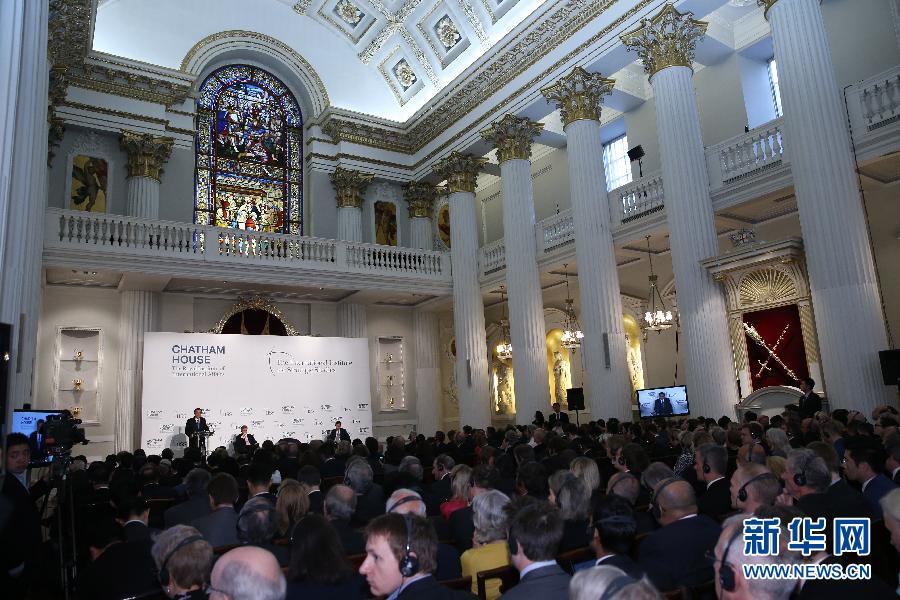 6月18日，國(guó)務(wù)院總理李克強(qiáng)在倫敦金融城市長(zhǎng)官邸面向英國(guó)皇家國(guó)際問(wèn)題研究所和國(guó)際戰(zhàn)略研究所兩大智庫(kù)發(fā)表題為《共建包容發(fā)展的美好世界》的演講。新華社記者 龐興雷 攝 
