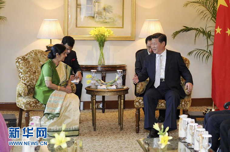 9月18日，國(guó)家主席習(xí)近平在新德里會(huì)見(jiàn)印度外長(zhǎng)斯瓦拉杰。新華社記者 張鐸 攝