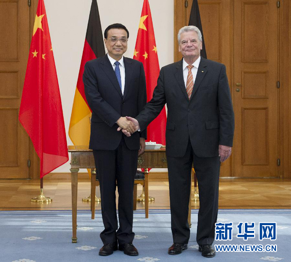 10月10日，國務(wù)院總理李克強在柏林會見德國總統(tǒng)高克。 新華社記者王曄 攝 