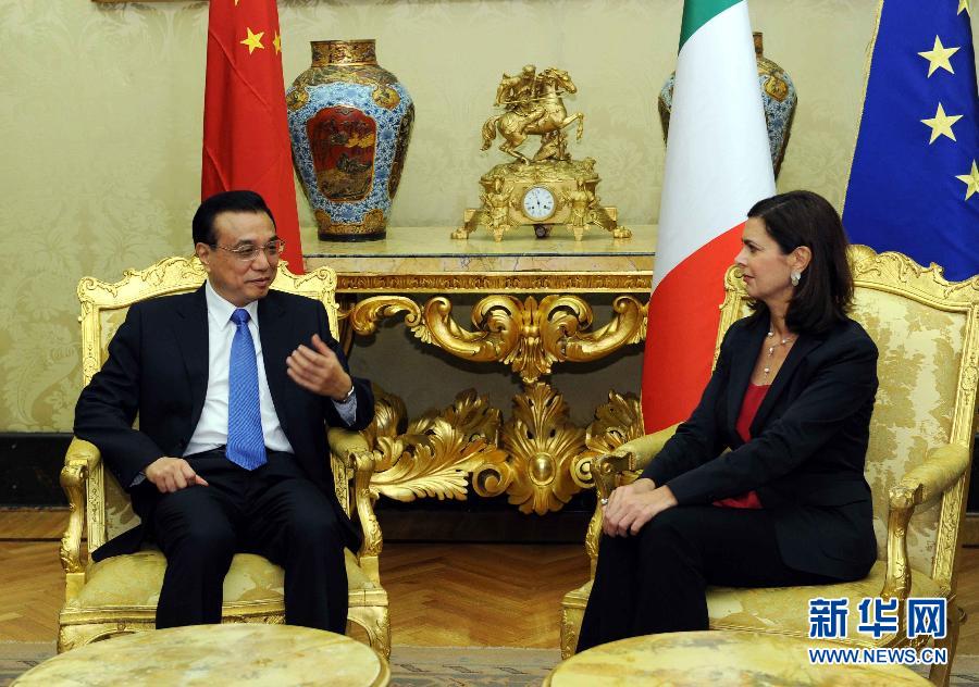 10月15日，中國國務(wù)院總理李克強在羅馬會見意大利眾議長博爾德里尼。 新華社記者饒愛民攝
