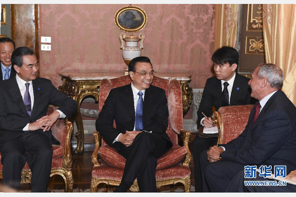 10月15日，中國國務(wù)院總理李克強在羅馬會見意大利參議長格拉索。 新華社記者謝環(huán)馳攝 