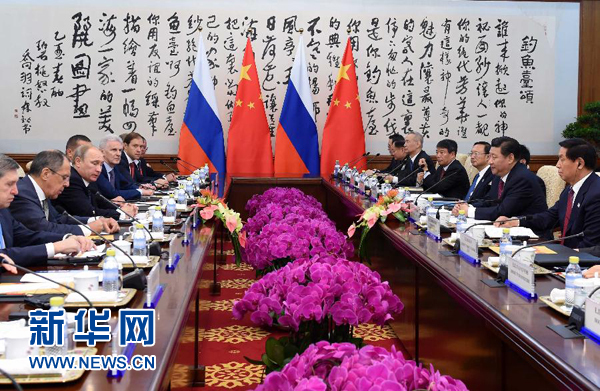 11月9日，中國(guó)國(guó)家主席習(xí)近平在北京釣魚(yú)臺(tái)國(guó)賓館會(huì)見(jiàn)俄羅斯總統(tǒng)普京。新華社記者 饒愛(ài)民 攝