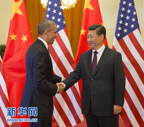 11月12日，國(guó)家主席習(xí)近平在北京人民大會(huì)堂舉行歡迎儀式，歡迎美國(guó)總統(tǒng)奧巴馬對(duì)中國(guó)進(jìn)行國(guó)事訪問(wèn)。 新華社記者 李學(xué)仁 攝