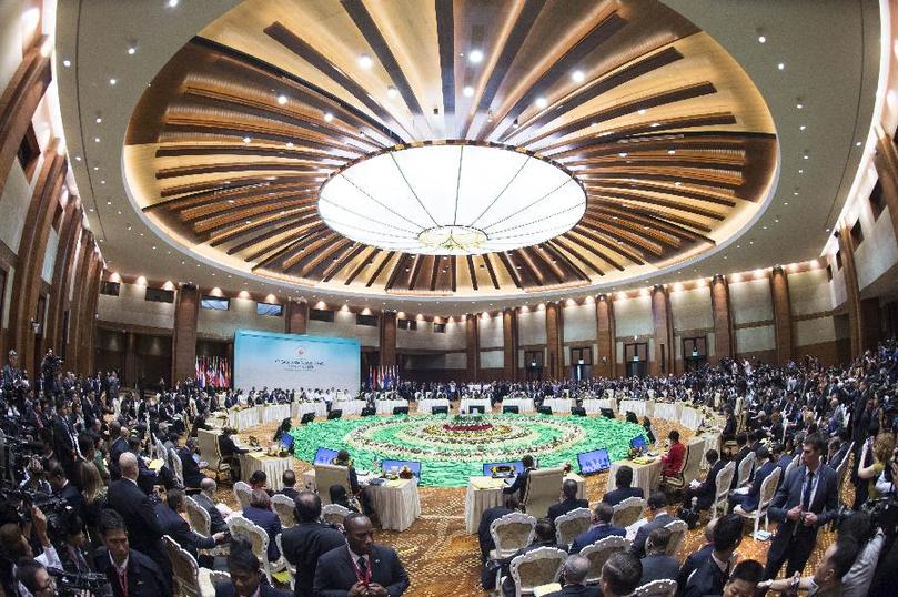  11月13日，中國(guó)國(guó)務(wù)院總理李克強(qiáng)在緬甸內(nèi)比都出席第九屆東亞峰會(huì)。 新華社記者 王曄 攝