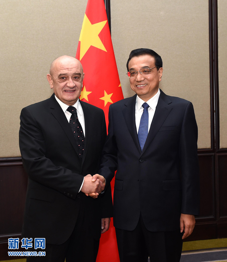 12月16日，中國國務院總理李克強在貝爾格萊德會見波黑部長會議主席貝萬達。 新華社記者 饒愛民 攝 