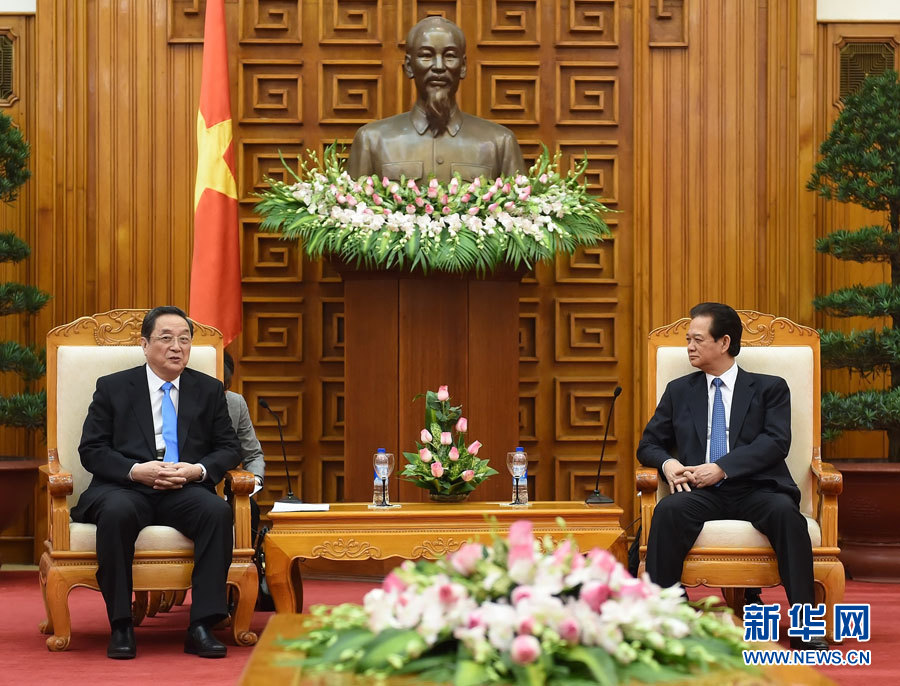 12月25日至27日，中共中央政治局常委、全國政協(xié)主席俞正聲對越南進(jìn)行正式訪問。這是12月26日，俞正聲在河內(nèi)會見越南政府總理阮晉勇。 新華社記者劉建生攝