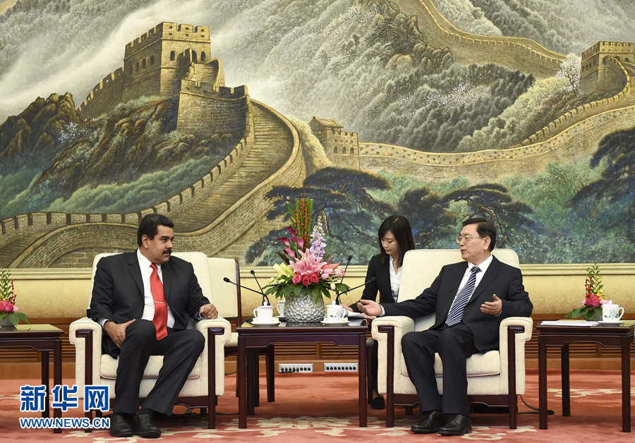 1月8日，全國人大常委會委員長張德江在北京人民大會堂會見委內(nèi)瑞拉總統(tǒng)馬杜羅。 新華社記者 張鐸 攝 