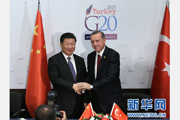 當(dāng)?shù)貢r間11月14日，國家主席習(xí)近平在土耳其安塔利亞會見土耳其總統(tǒng)埃爾多安。 新華社記者 龐興雷 攝