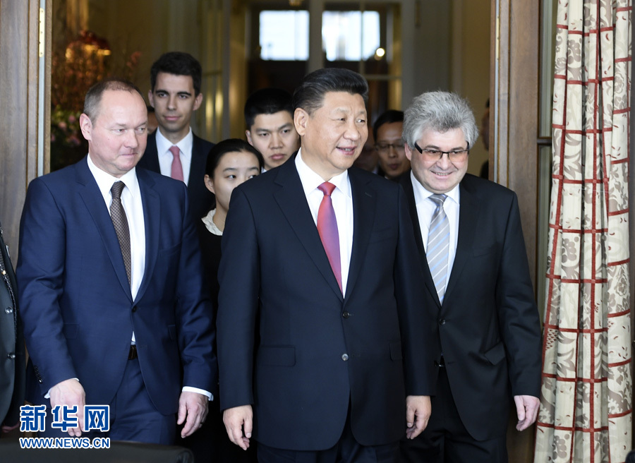 1月16日，國家主席習(xí)近平在伯爾尼會見瑞士聯(lián)邦國民院議長施塔爾和聯(lián)邦院議長比紹夫貝爾格。 新華社記者 謝環(huán)馳 攝