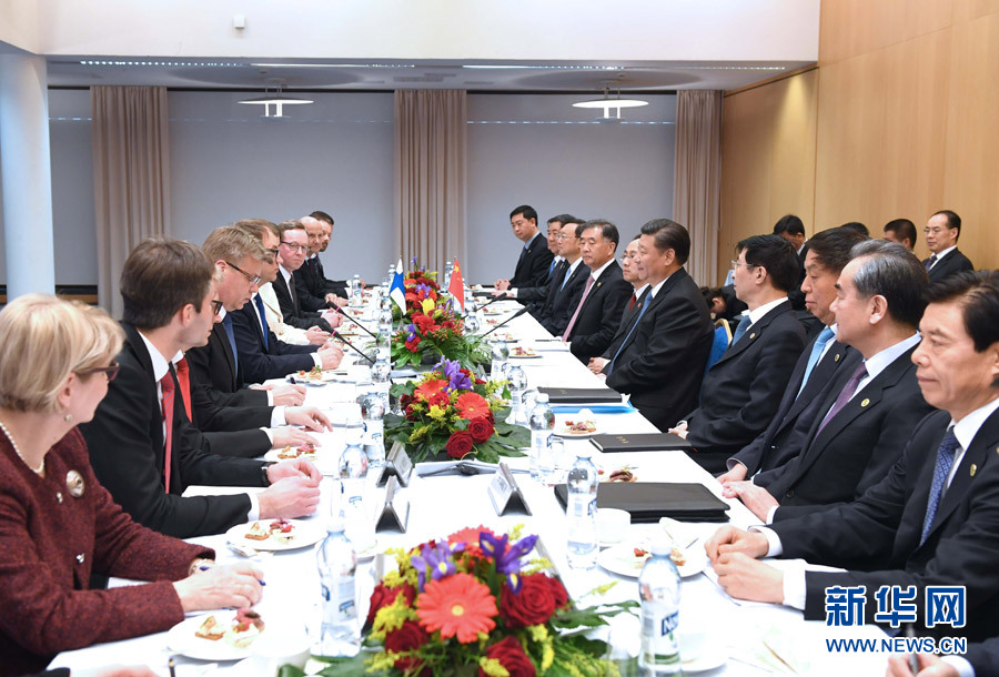 4月5日，國家主席習(xí)近平在赫爾辛基會見芬蘭總理西比萊。 新華社記者饒愛民 攝 