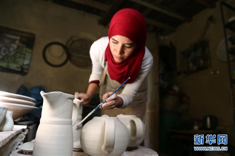（國際&middot;圖文互動）（3）通訊：埃及傳統(tǒng)陶藝村煥發(fā)現(xiàn)代魅力