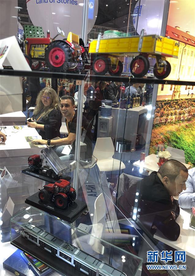 （新華全媒頭條&middot;圖文互動(dòng)）（6）人間正道 浩蕩前行&mdash;&mdash;習(xí)近平主席出席首屆中國(guó)國(guó)際進(jìn)口博覽會(huì)紀(jì)實(shí)