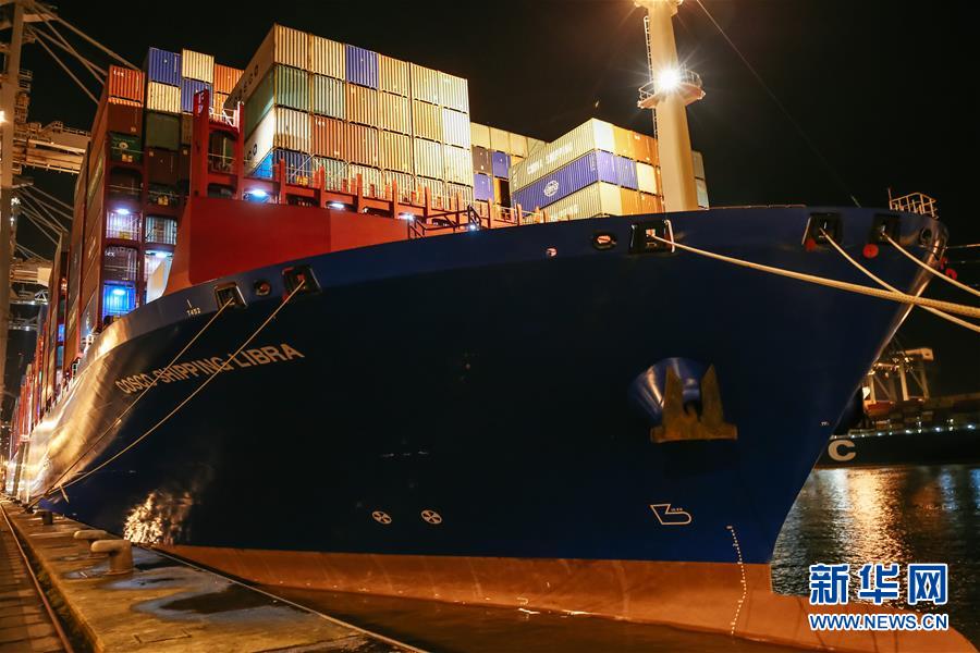 （國(guó)際&middot;圖文互動(dòng)）（1）遠(yuǎn)洋巨輪上遲來的年夜飯