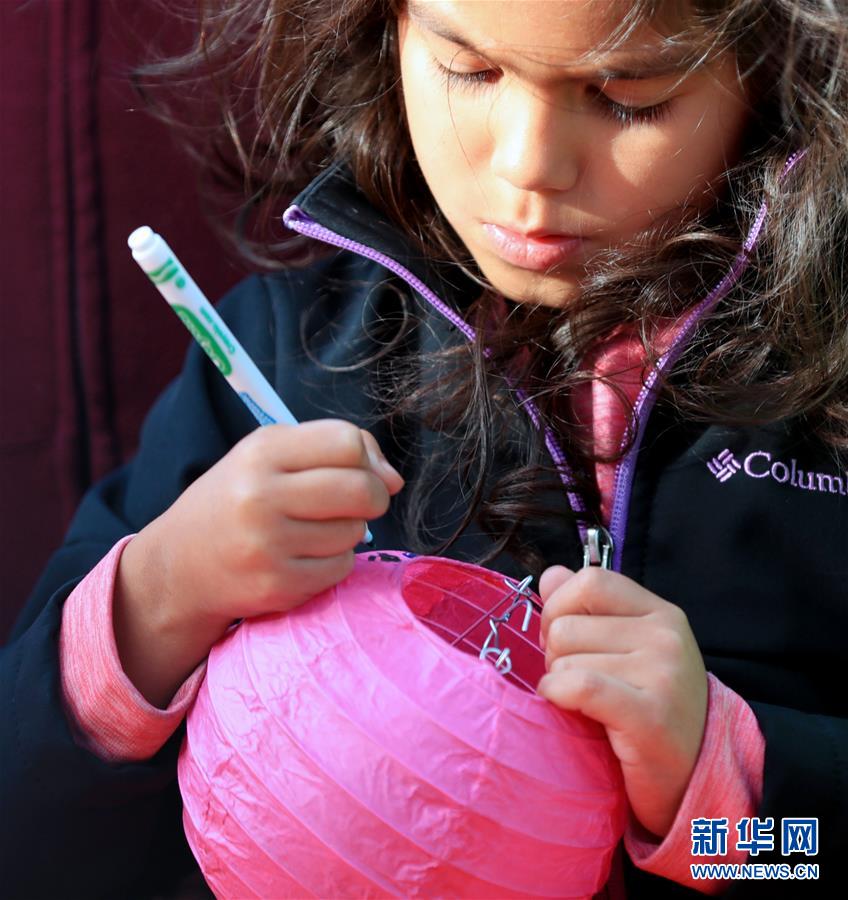 （國(guó)際&middot;圖文互動(dòng)）（2）到洛杉磯農(nóng)夫市場(chǎng)紅紅火火過大年