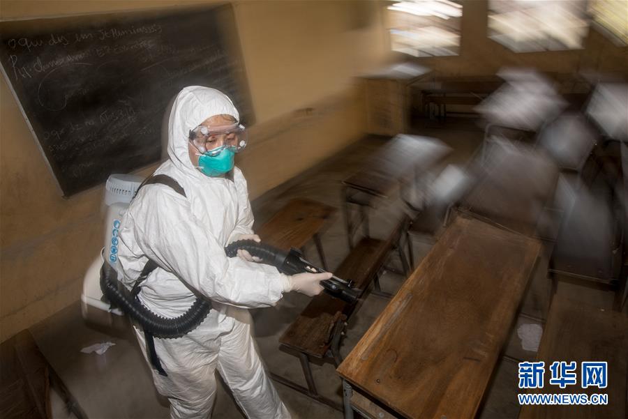 （國際&middot;圖文互動）（2）與時(shí)間賽跑&mdash;&mdash;中國救援隊(duì)成為莫桑比克災(zāi)后防疫重要力量