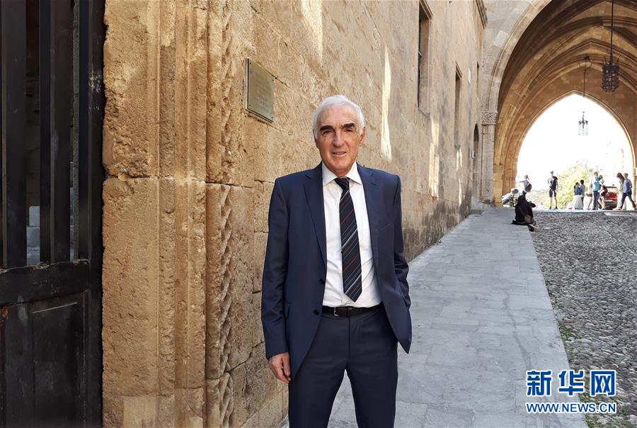 （習(xí)近平出訪配合稿&middot;圖文互動）專訪：&ldquo;與習(xí)主席見面是我人生的獨特經(jīng)歷&rdquo;&mdash;&mdash;訪希臘羅德島愛琴海學(xué)院負(fù)責(zé)人斯庫爾托斯