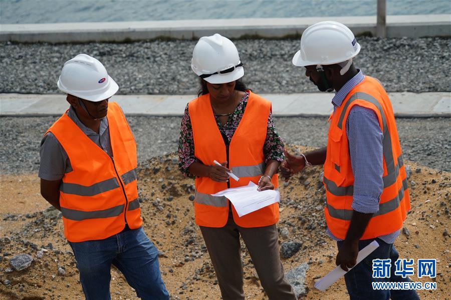 （國際&middot;圖文互動）（4）通訊：&ldquo;五年我們?yōu)樗估锾m卡造出一片新土地&rdquo;&mdash;&mdash;科倫坡港口城人的自豪與希冀