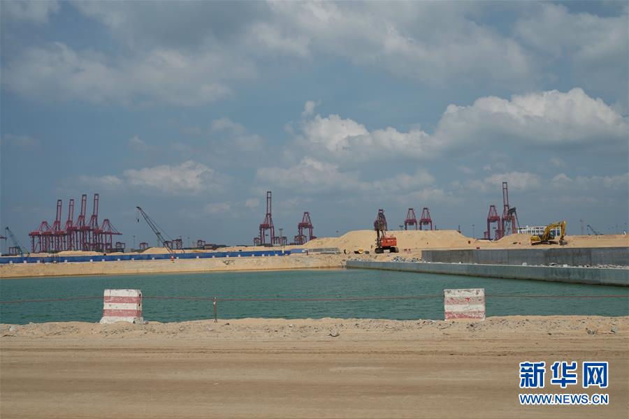 （國際&middot;圖文互動）（5）通訊：春節(jié)，&ldquo;是工期而不是假期&rdquo;&mdash;&mdash;記科倫坡港口城的中國建設(shè)者