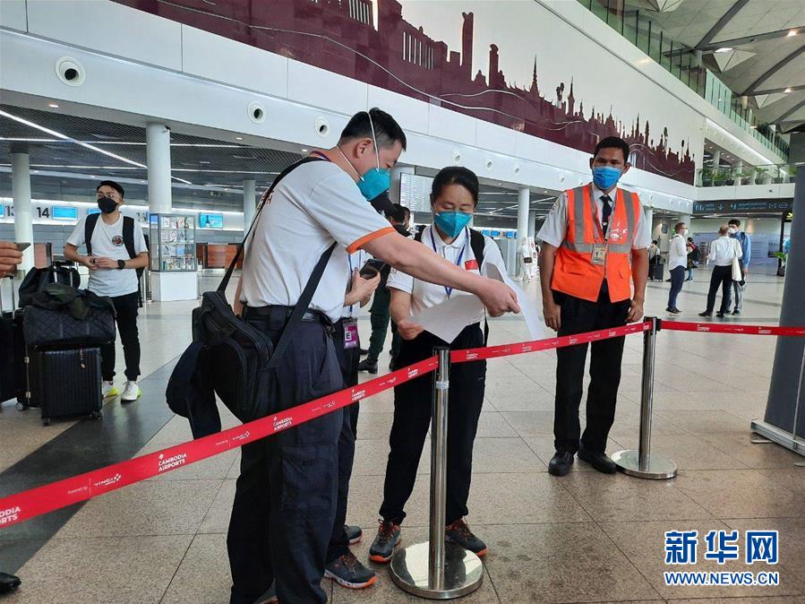 （國際疫情&middot;圖文互動(dòng)）（1）&ldquo;工作忙碌又細(xì)致，經(jīng)驗(yàn)豐富又專業(yè)&rdquo;&mdash;&mdash;一名柬埔寨青年眼中的中國援柬抗疫醫(yī)療專家組