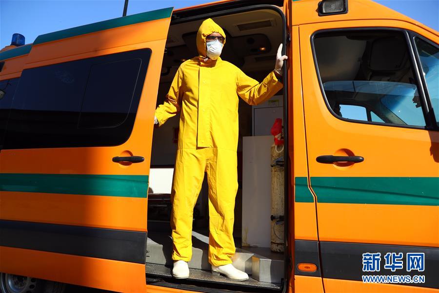 （國際疫情&middot;圖文互動）（1）通訊：埃及救護車里的&ldquo;逆行者&rdquo;